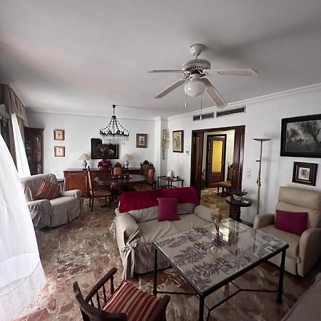 Amplio Apartamento Plaza Nueva Севиля Екстериор снимка