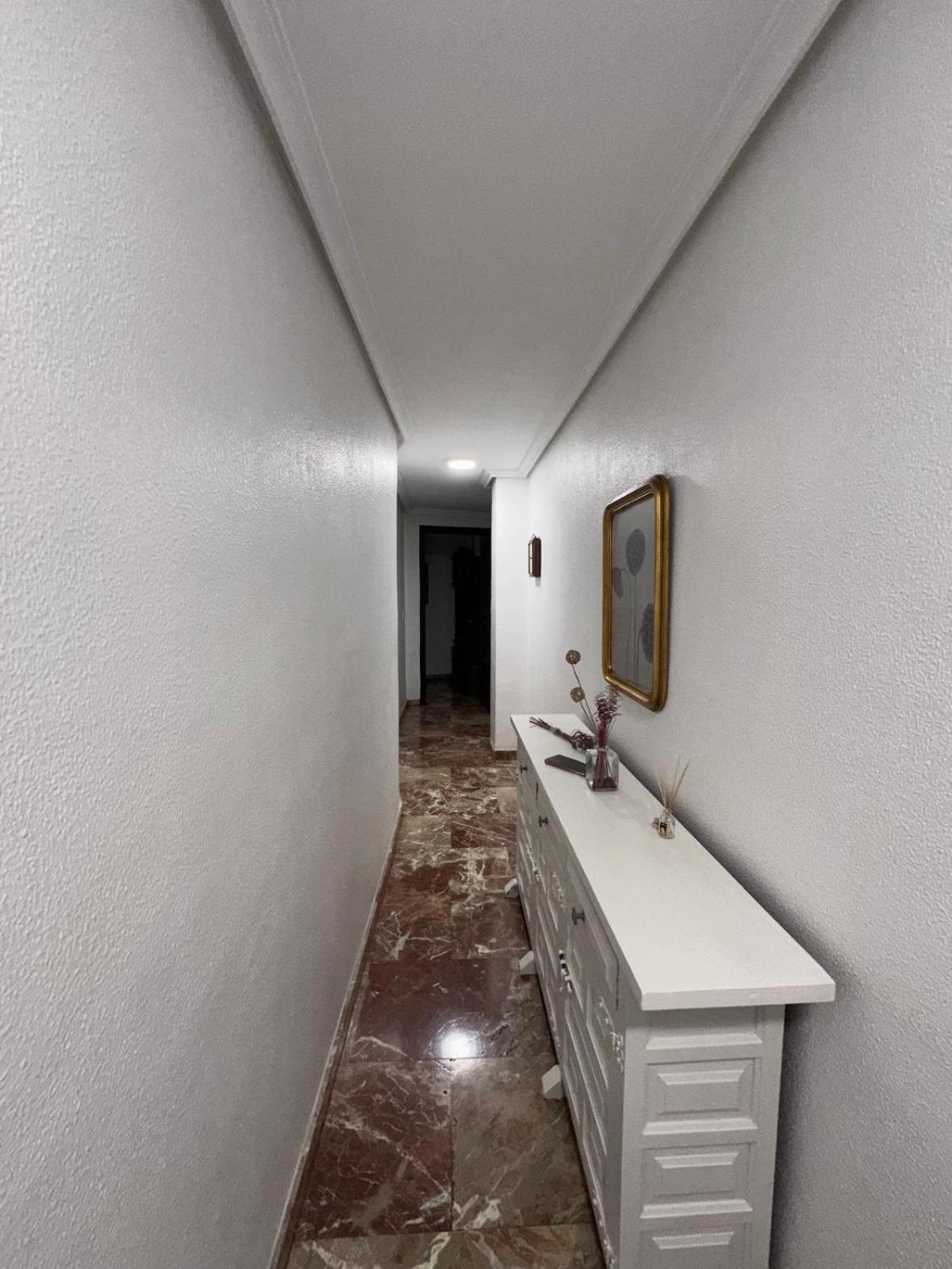 Amplio Apartamento Plaza Nueva Севиля Екстериор снимка