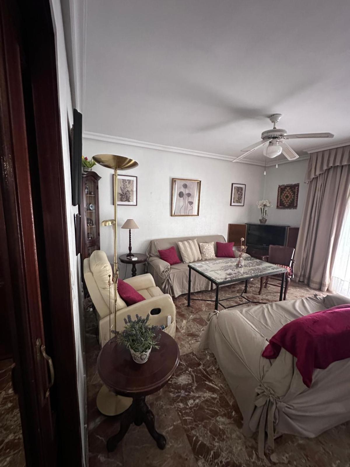 Amplio Apartamento Plaza Nueva Севиля Екстериор снимка