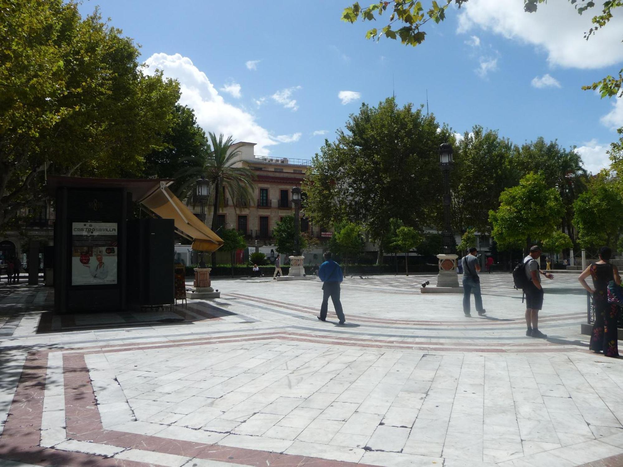 Amplio Apartamento Plaza Nueva Севиля Екстериор снимка
