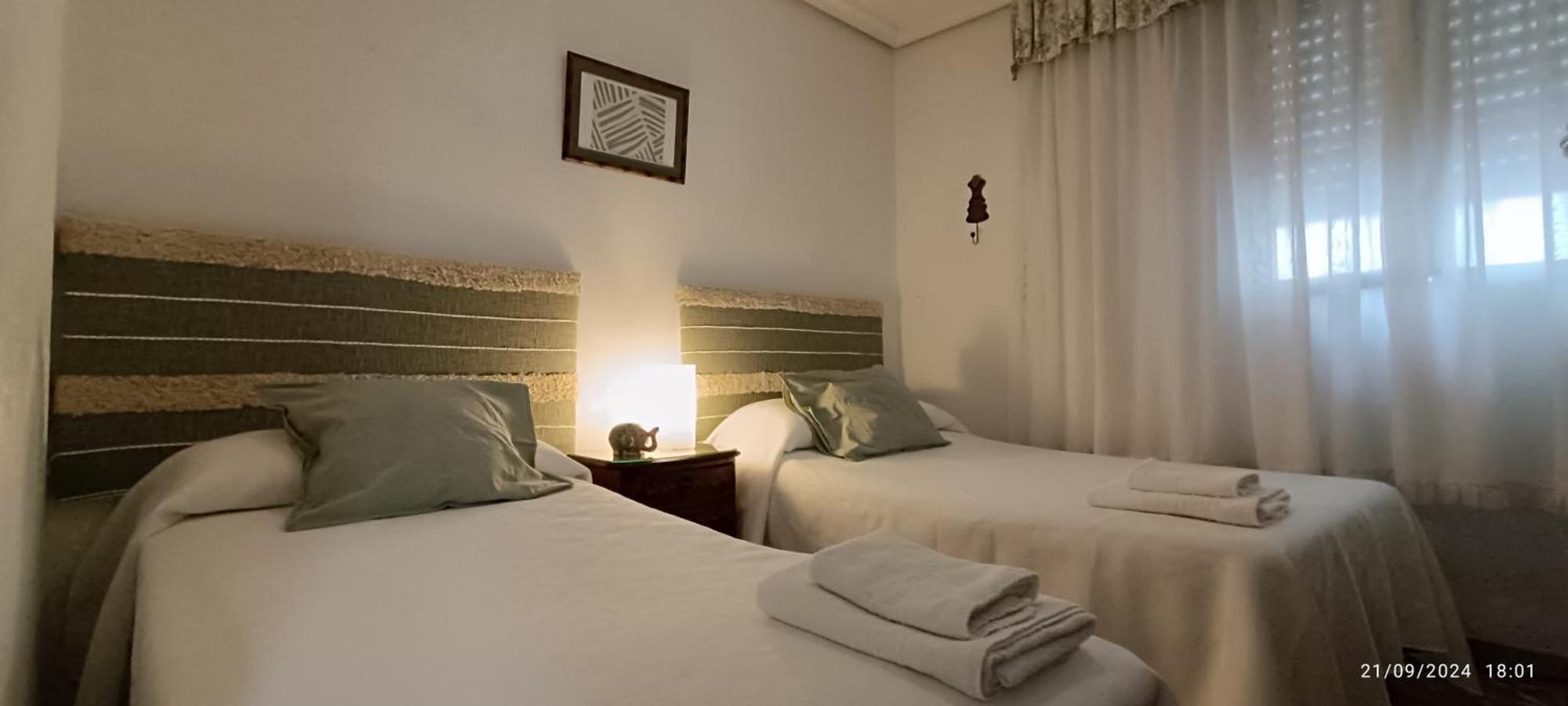 Amplio Apartamento Plaza Nueva Севиля Екстериор снимка