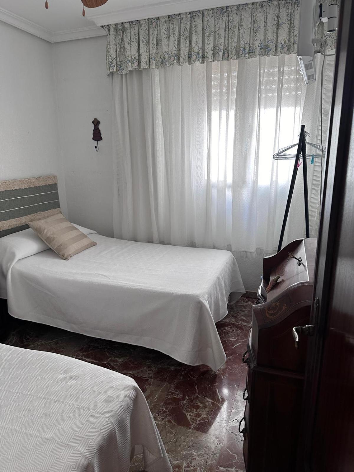Amplio Apartamento Plaza Nueva Севиля Екстериор снимка